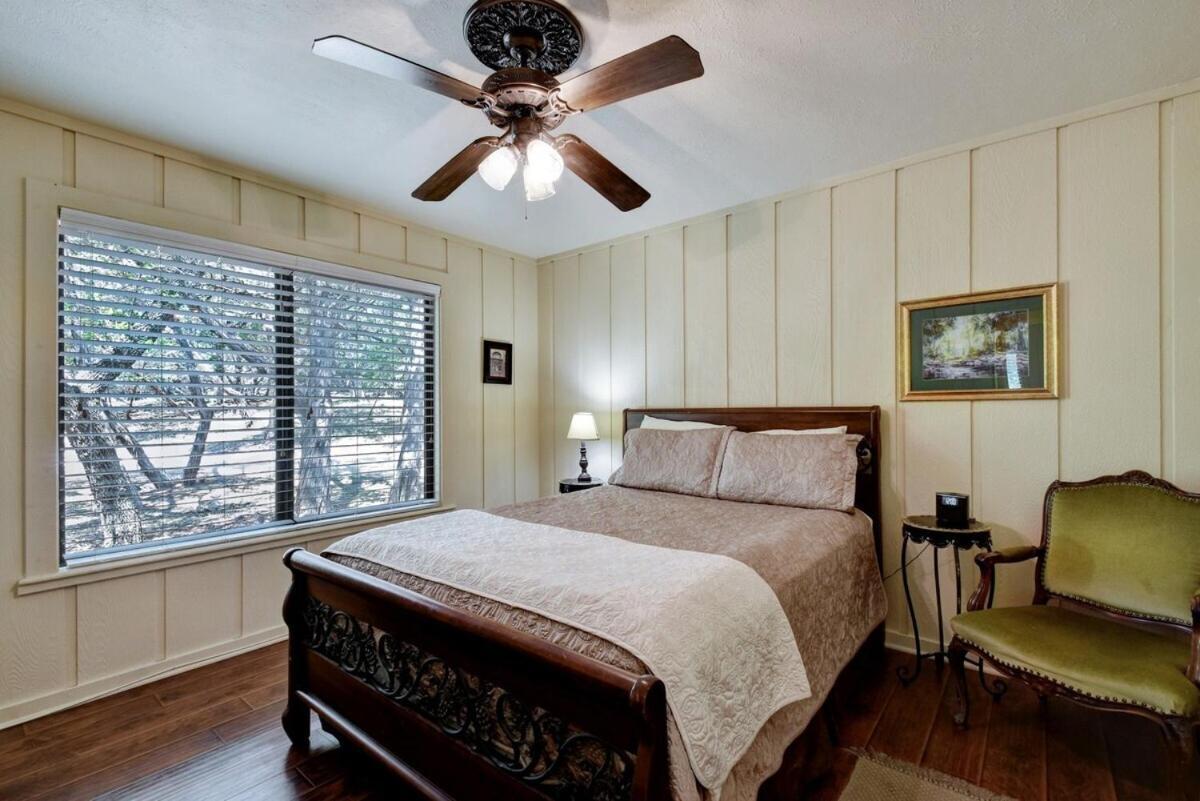 Messina Inn Wimberley Zimmer foto