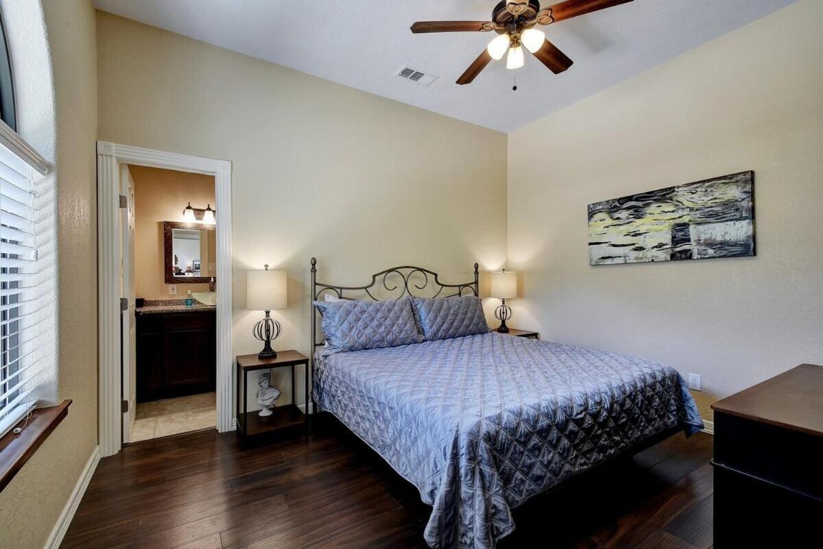 Messina Inn Wimberley Zimmer foto