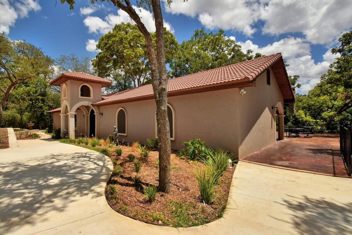 Messina Inn Wimberley Exterior foto